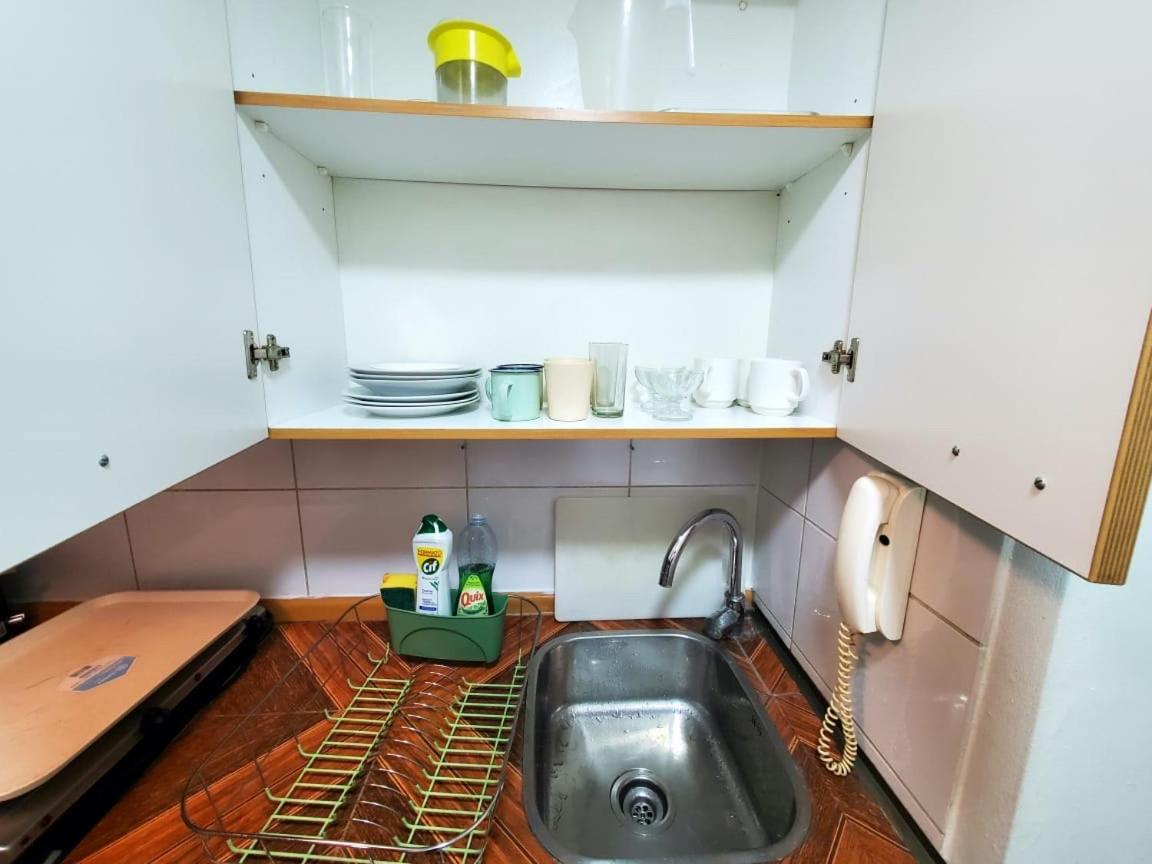 1asalida Estacion Metro Santa Lucia Apartment